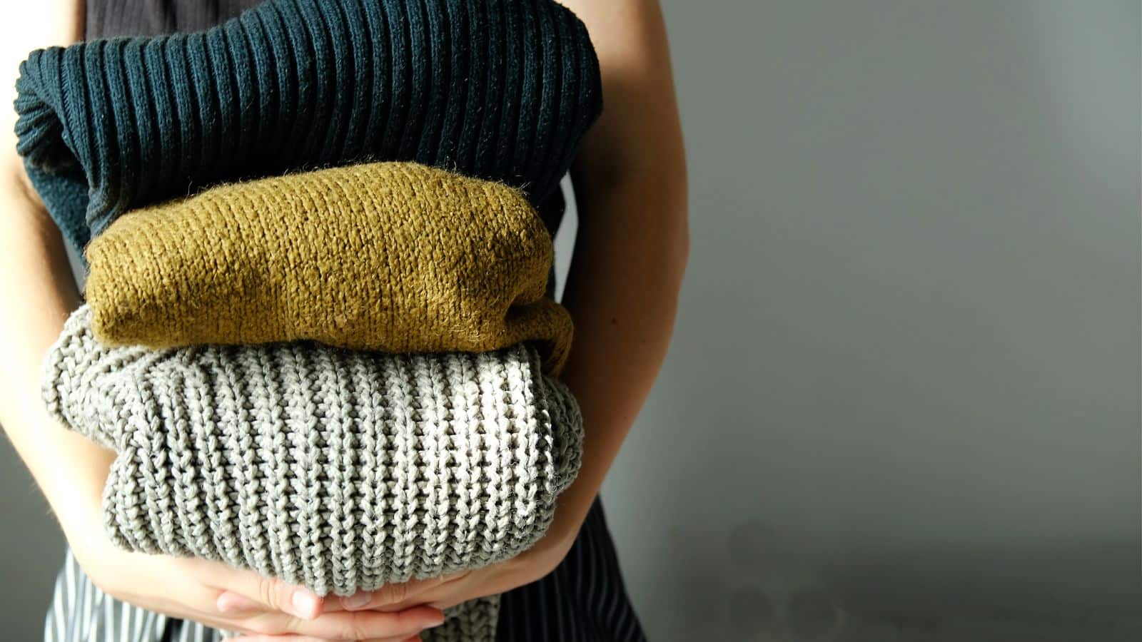 Tips & Tricks: महंगे ऊनी कपड़ों पर रोएं? जानिए आसानी से छुटकारा पाने के तरीके!