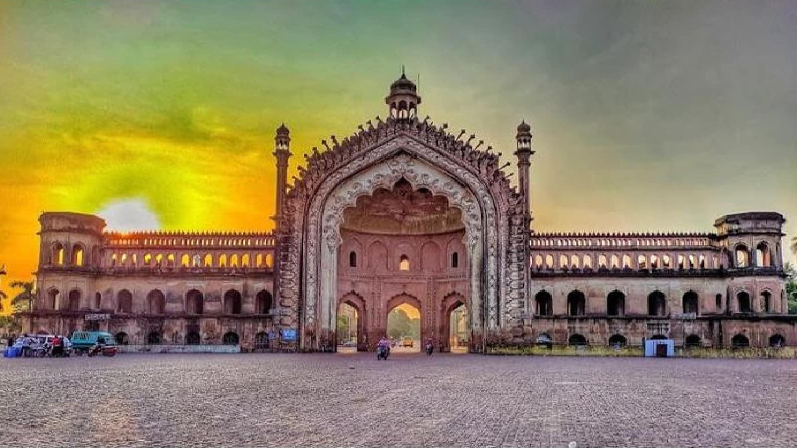 लखनऊ की मेयर को सौंपा यूनेस्को का Creative City of Gastronomy प्रमाणपत्र, इन 10 डिशेज ने दिलाई शहर को पहचान