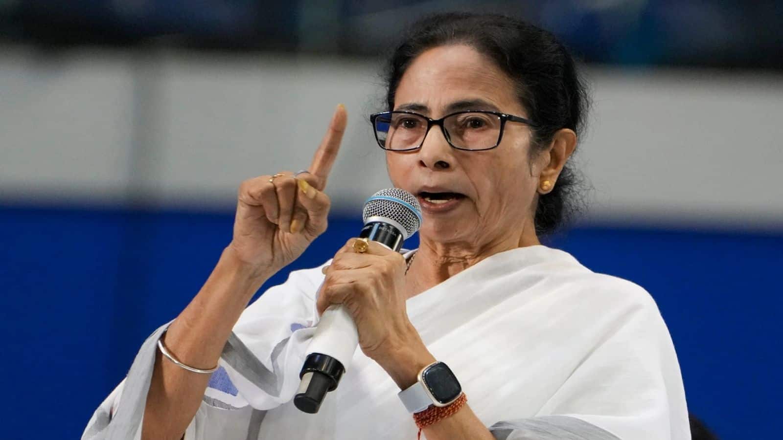 बंकिम चंद्र को 'बंकिम दा' कहने पर ममता का हमला, बोलीं - 'यह हरिदा और श्यामदा जैसा लगता है'