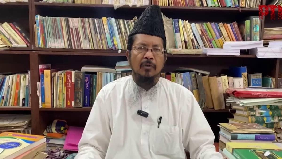 डांस और आतिशबाजी के बाद नए साल का जश्न भी नाजायज? मौलाना शहाबुद्दीन रजवी ने मुसलमानों के लिए जश्न मनाने को बताया शरिया के खिलाफ