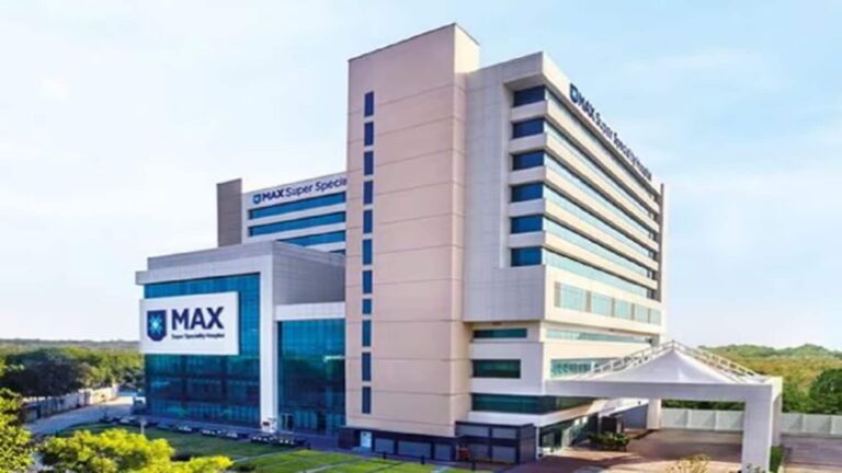 Max Healthcare share price : 2% से ज्यादा चढ़कर निफ्टी के टॉप गेनर्स में शामिल हुआ स्टॉक, ब्रोकरेज ने भी कहा खरीद लो