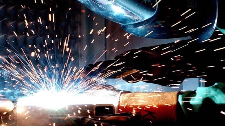 Metal Stocks: लगातार 5वें दिन बढ़ी मेटल शेयरों की चमक, निकाल लें मुनाफा या अभी भी खरीदारी का मौका?