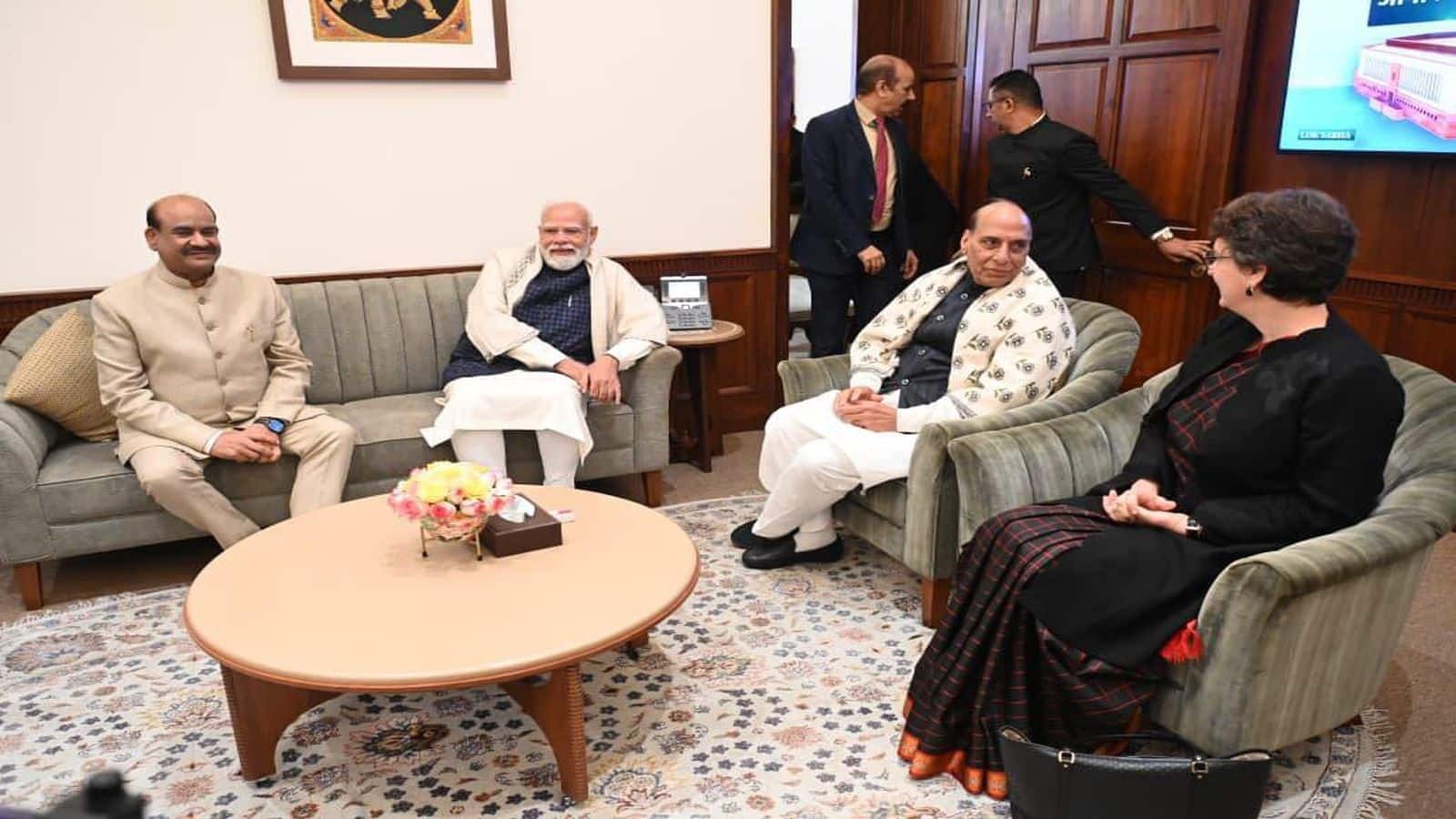 Winter session ends: संसद सत्र खत्म होने पर PM मोदी ने की विपक्ष संग 'चाय पर चर्चा': प्रियंका गांधी से वायनाड पर हुई बात