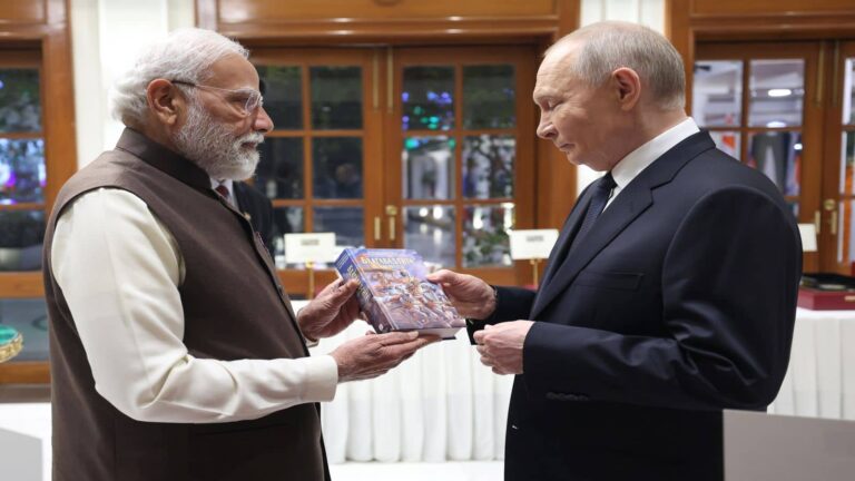 Putin in India: पीएम मोदी ने पुतिन को रूसी भाषा में भेंट की गीता, भारत-रूस शिखर वार्ता में आज कई बड़ी घोषणाओं की उम्मीद