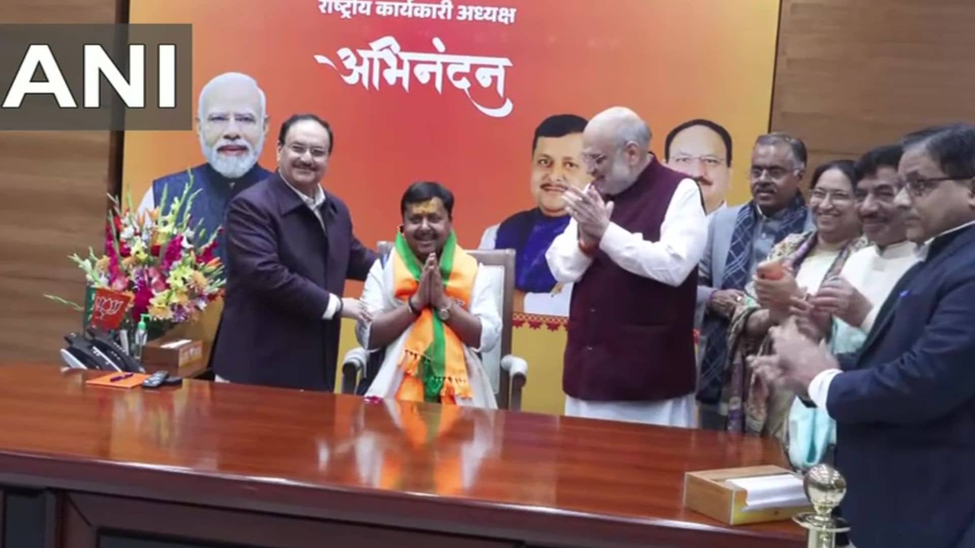 नितिन नबीन का BJP मुख्यालय में भव्य स्वागत, अमित शाह और नड्डा की मौजूदगी में संभाला कार्यभार