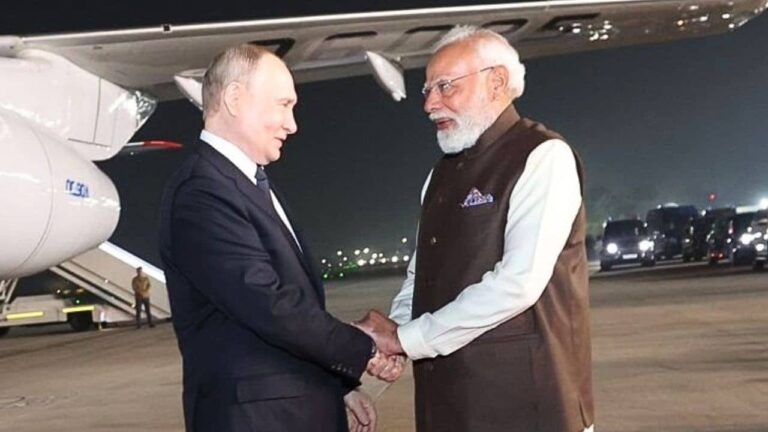 पुतिन को भी नहीं था अंदाजा, दिल्ली एयरपोर्ट पर पहुंचे ही जब खोला विमान का दरवाजा तो रूसी राष्ट्रपति को मिला सबसे बड़ा सरप्राइज