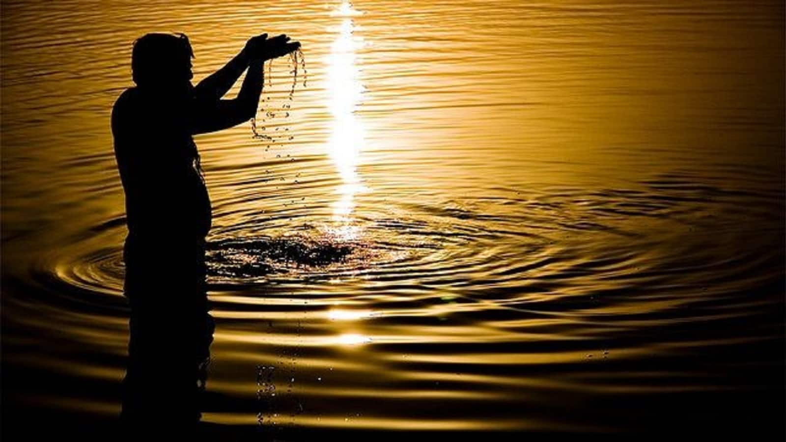 Paush Amavasya 2025: पितरों के तर्पण के लिए अच्छी मानी जाती है पौष अमावस्या, जानें तिथि, पूजा विधि और महत्व