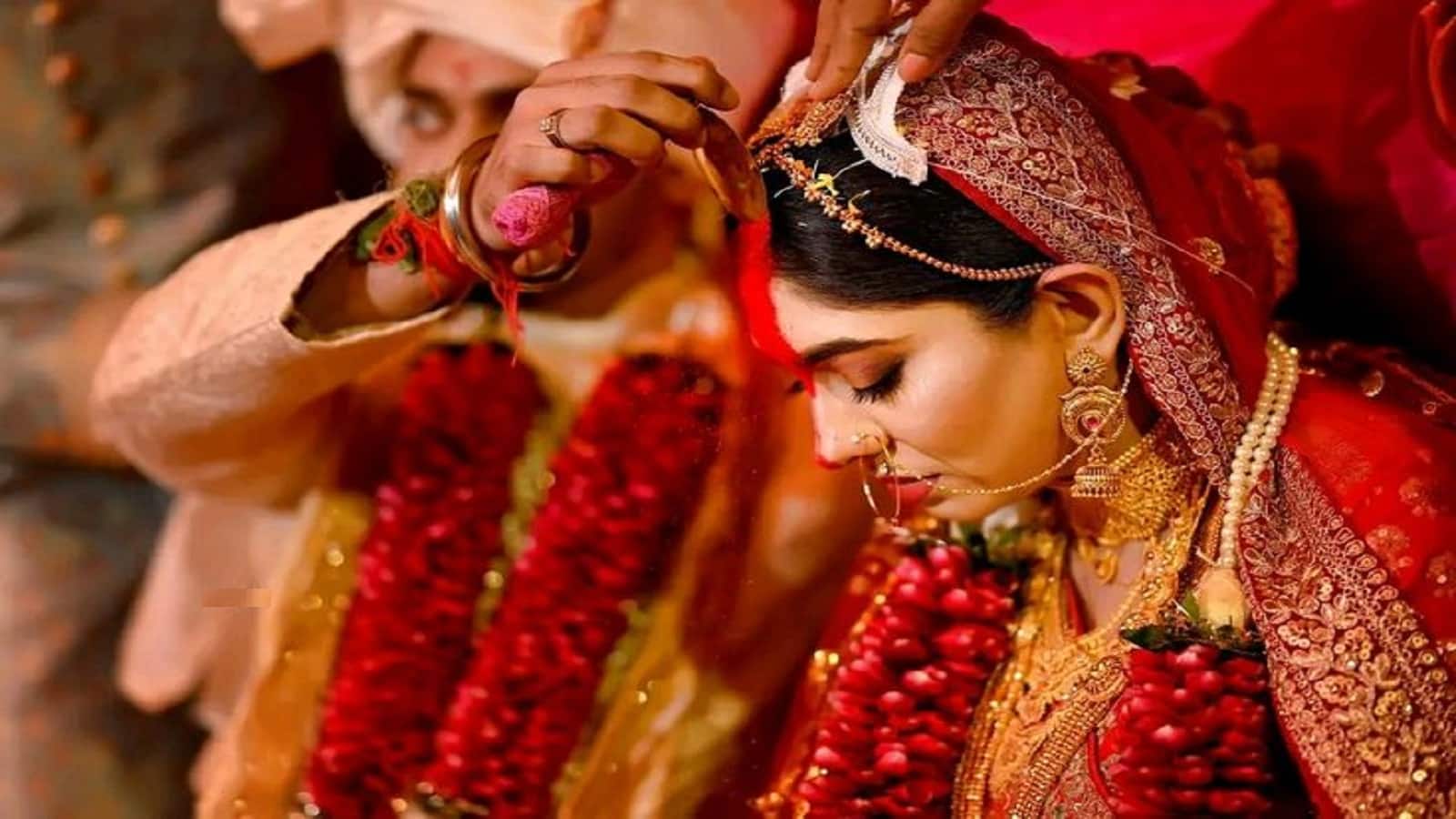 शादी के मंडप में दूल्हा पहुंचा बिना सिंदूर, संकटमोचन बने Blinkit ने समय से करवाया सिंदूरदान