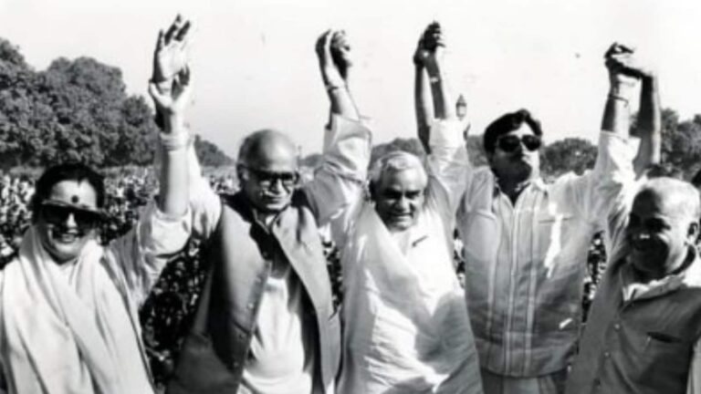 Shatrughan Sinha: शत्रुघ्न सिन्हा ने अटल बिहारी बाजपेयी को दी श्रद्धांजलि, शेयर की पुरानी फोटोज