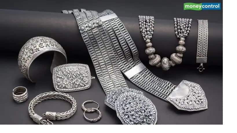 Silver Price Today: शनिवार को रिकॉर्ड स्तर पर चांदी, चेक करें 20 दिसंबर का सिल्वर रेट