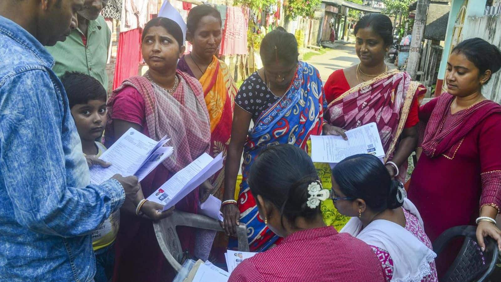 Bengal SIR: क्या बंगाल में 1 करोड़ रोहिंग्या और बांग्लादेशी रहते हैं? ड्राफ्ट वोटर लिस्ट से बड़ा खुलासा