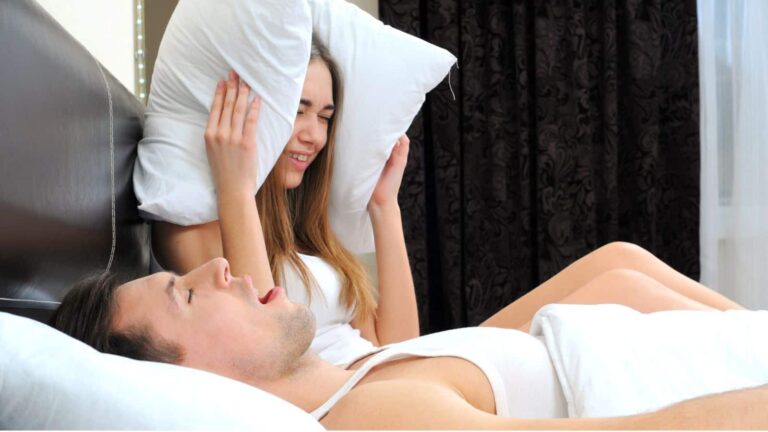 Snoring: आपके खर्राटों ने सबकी नींद छीन ली? ये आसान उपाय अपनाएं और रातभर आराम पाएं
