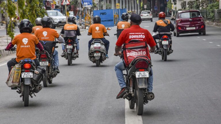 गिग वर्कर्स ने 25 और 31 दिसंबर को बुलाई देश भर में हड़ताल; स्विगी, जोमैटो, जेप्टो से कई कंपनियों पर होगा असर