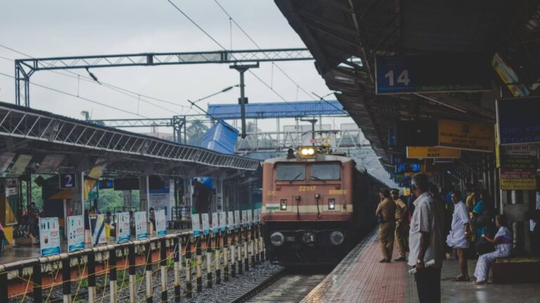 यात्रीगण कृपया ध्यान दें! आज से महंगा हो गया ट्रेन का सफर, देखें कितनी हुई बढ़ोतरी, लेकिन इन यात्रियों पर नहीं पड़ेगा असर