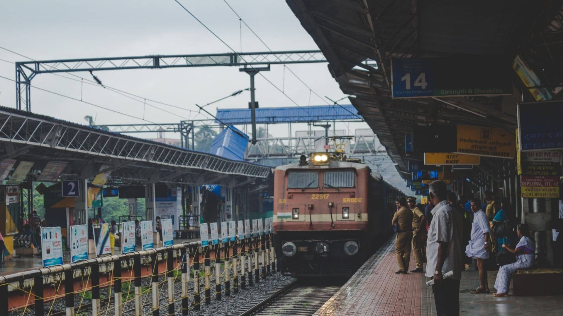 यात्रीगण कृपया ध्यान दें! आज से महंगा हो गया ट्रेन का सफर, देखें कितनी हुई बढ़ोतरी, लेकिन इन यात्रियों पर नहीं पड़ेगा असर