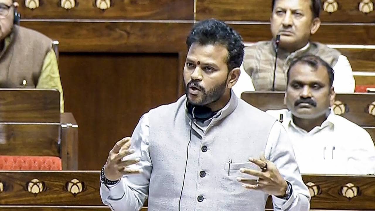 इंडिगो के 'पर' कतरने की तैयारी, 5% उड़ानें होंगी कैंसिल... अब फुल एक्शन मोड में सरकार, नागरिक उड्डयन मंत्री बोले- बहुत कड़ी कार्रवाई करेंगे