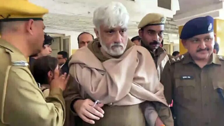 Vikram Bhatt: 30 करोड़ के फ्रॉड केस में बुरे फंसे Alia Bhatt के चाचा, डायरेक्टर विक्रम भट्ट जेल की सलाखों के पीछे पहुंचे
