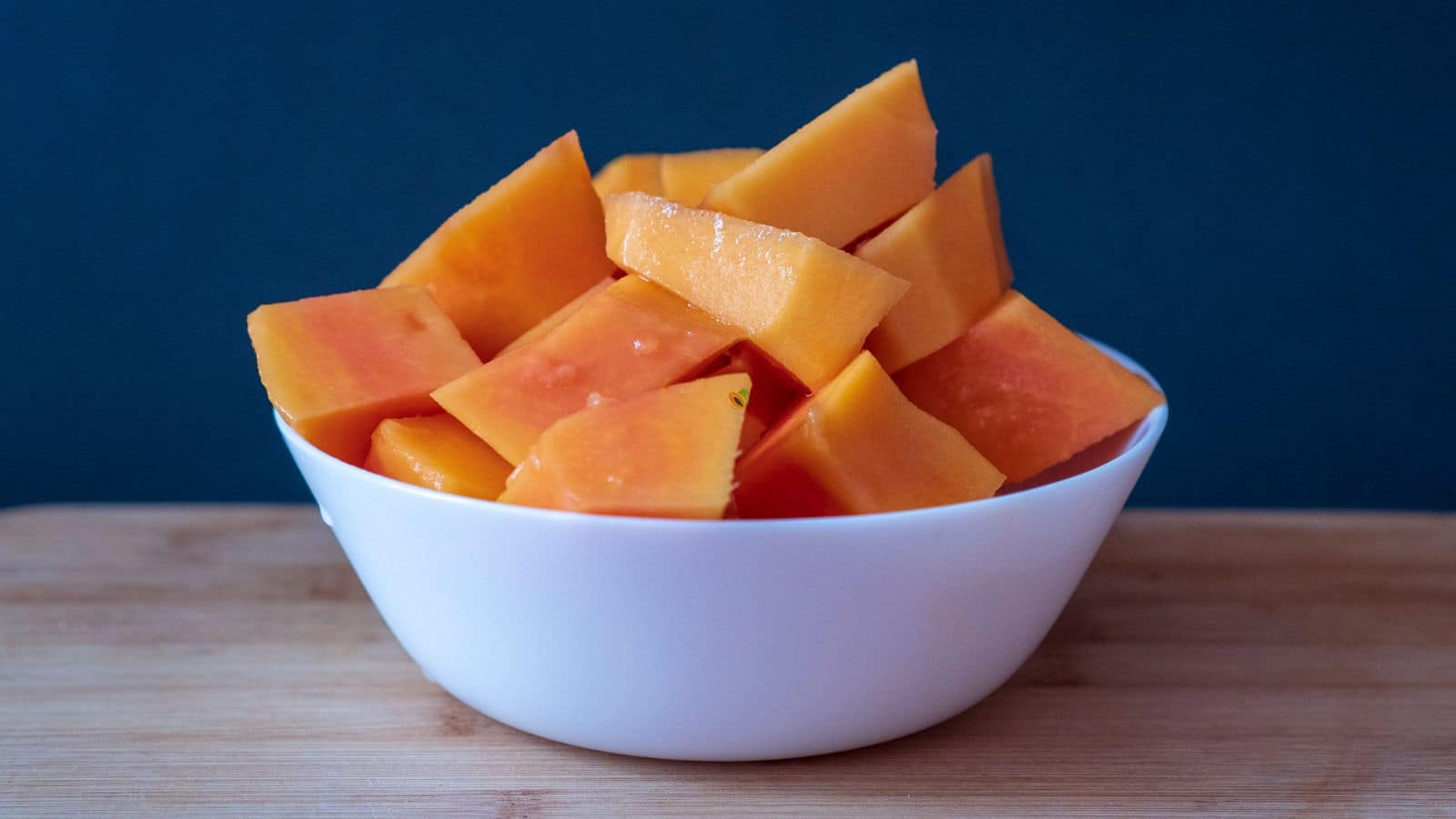 Papaya: पेट की चर्बी घटाना हुआ आसान, रोजाना खाएं ये फल और देखें फर्क