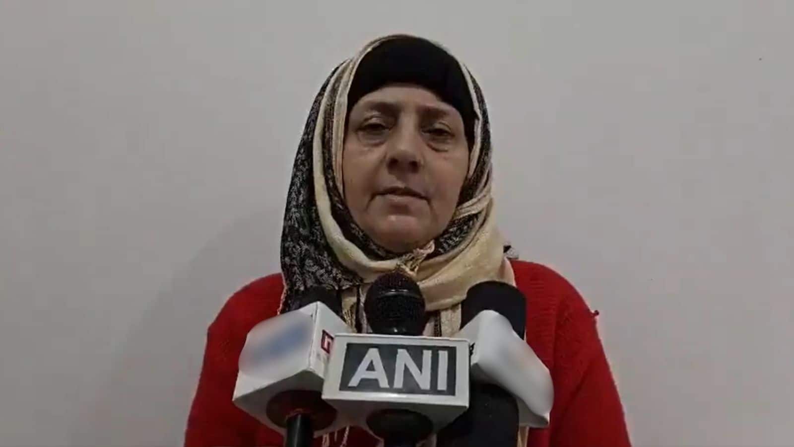 ‘आप हिंदू हैं, यहां नहीं पढ़ा सकतीं’! AMU की प्रोफेसर का गंभीर आरोप- 27 साल से यूनिवर्सिटी में हो रहा उत्पीड़न