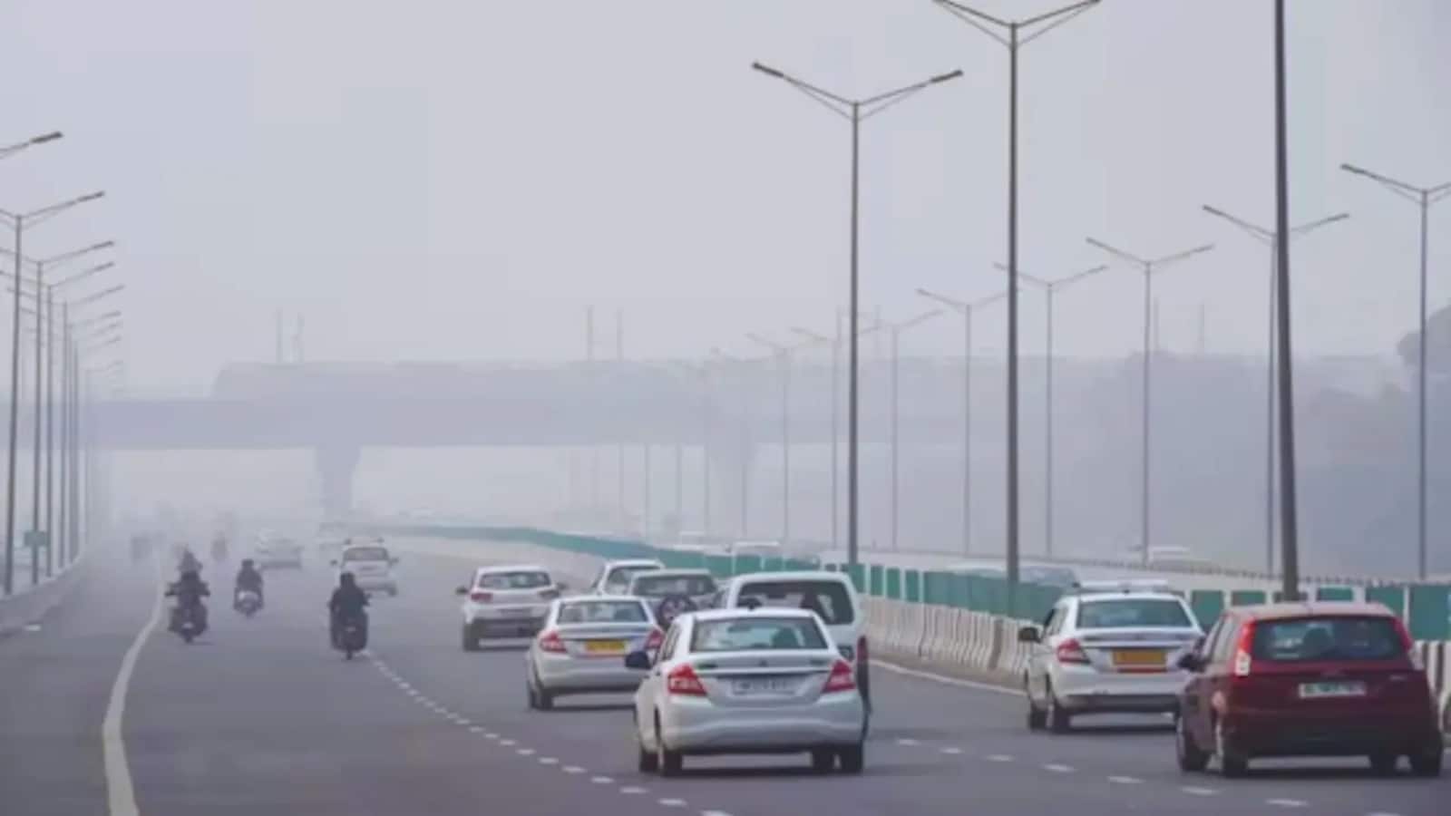 Delhi AQI: दिल्ली में सांस लेना हुआ मुश्किल, AQI पहुंचा 343, GRAP-4 लागू