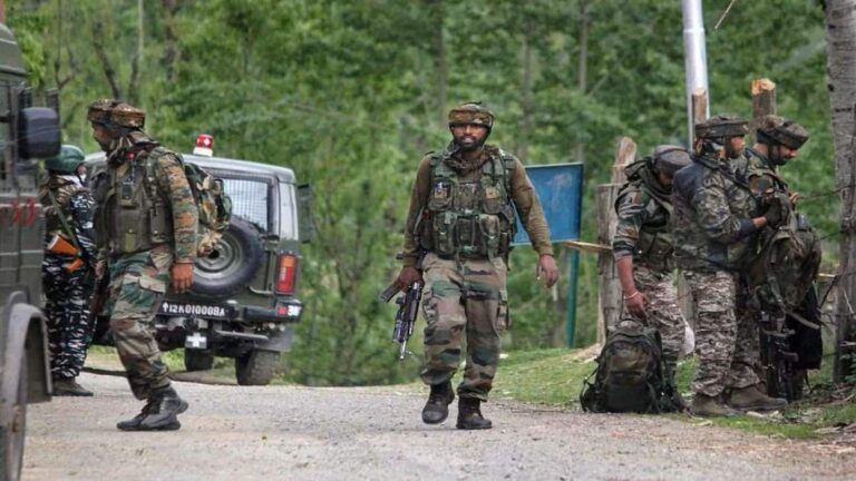 Kishtwar Encounter: जम्मू-कश्मीर के किश्तवाड़ में सुरक्षाबलों और आतंकियों के बीच मुठभेड़, मोबाइल इंटरनेट बंद