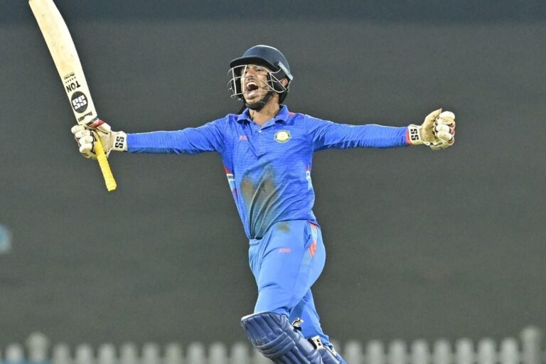 अमन मोखाड़े के शतक से विजय हजारे ट्रॉफी के फाइनल में विदर्भ, कर्नाटक से लिया पिछले साल का बदला, खिताबी मुकाबले में कौन सामने?