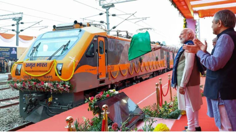Amrit Bharat Express: नई अमृत भारत एक्सप्रेस की नई सुविधाएं, रूट और किराया जानें पूरी डिटेल में