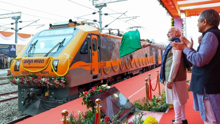 Amrit Bharat Express: देश को मिली चार नई अमृत भारत ट्रेनें, जानिए सभी के रूट और  शहरों को होगा फायदा