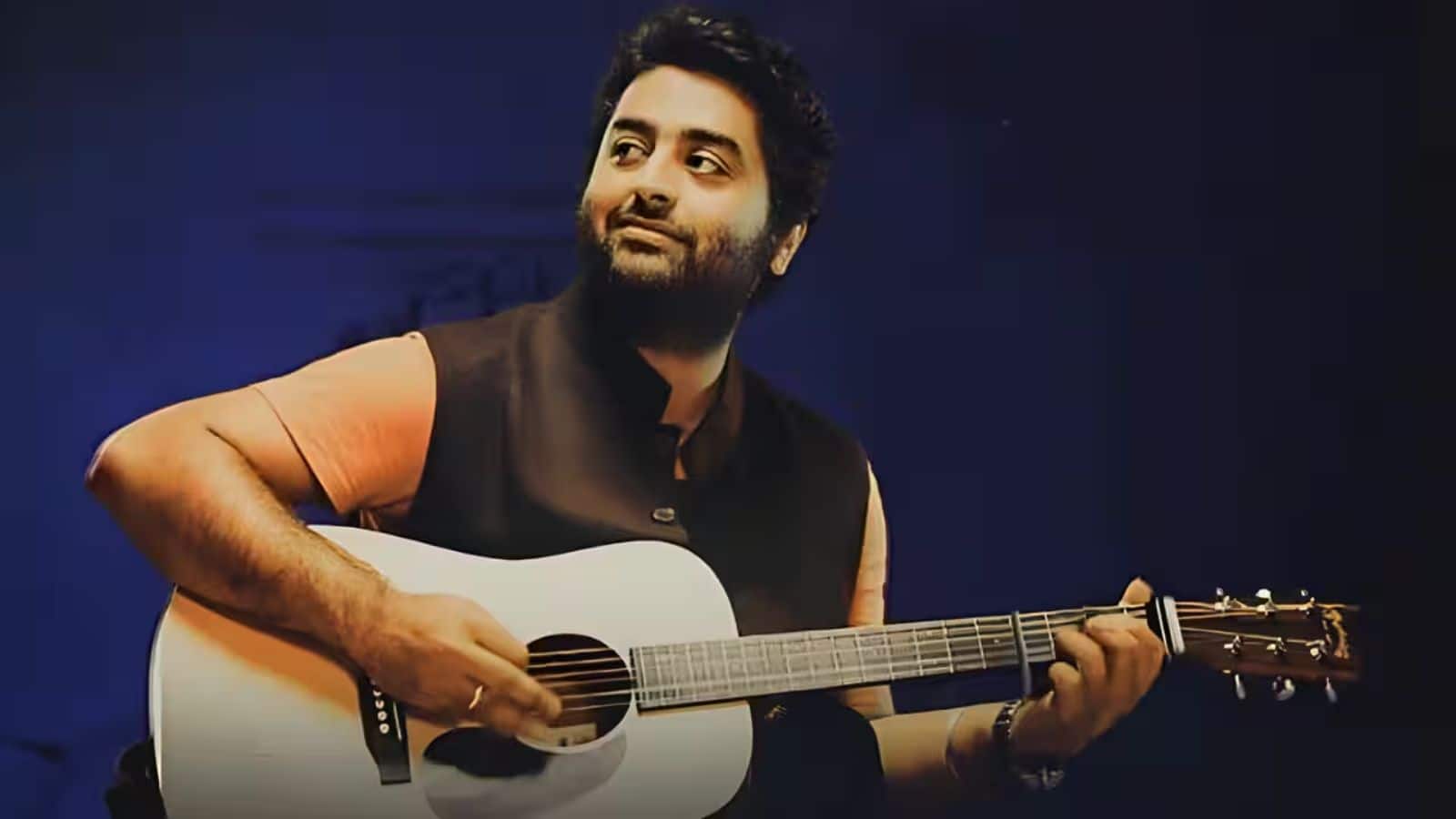Arijit Singh: सियासत में एंट्री लेने की तैयारी में हैं अरिजीत सिंह! प्लेबैक सिंगिंग छोड़ने के बाद पार्टी बनाकर चुनाव लड़ने की कर रहे तैयारी