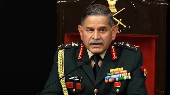 'सीमा पार 8 आतंकी ट्रेनिंग कैंप एक्टिव, हरकत हुई तो...' सेना प्रमुख ने पाकिस्तान को दी चेतावनी