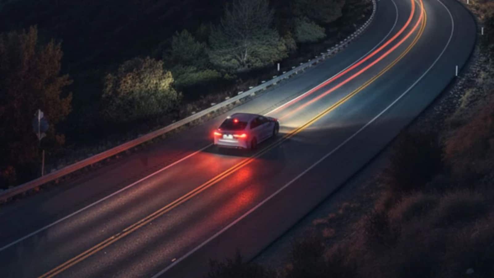 Night Driving Safety Tips: रात में ड्राइविंग करते समय अपनाएं ये 5 कारगर टिप्स, जो बचा सकते हैं आपकी जान