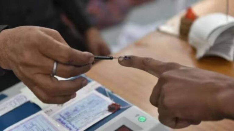 BMC Election 2026: महाराष्ट्र में नगर निगम चुनाव, मुंबई और पुणे में सियासी टक्कर, जानें 10 प्रमुख बातें