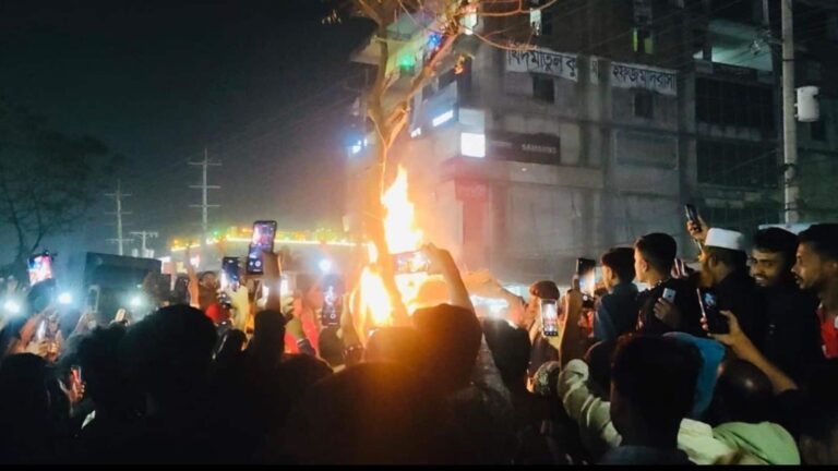 बांग्लादेश में एक और हिंदू लड़के को जला दिया जिंदा! परिवार का दावा- साजिश के तहत हुई हत्या