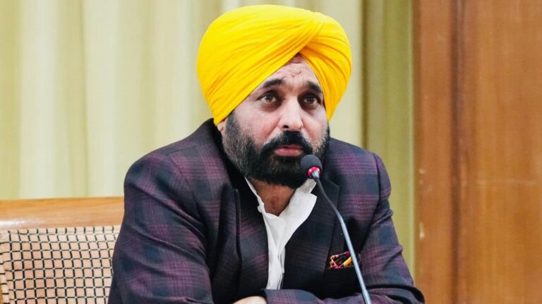 CM Bhagwant Mann: अकाल तख्त ने CM भगवंत मान को किया तलब...नंगे पैर होंगे हाजिर, जानें क्या है मामला