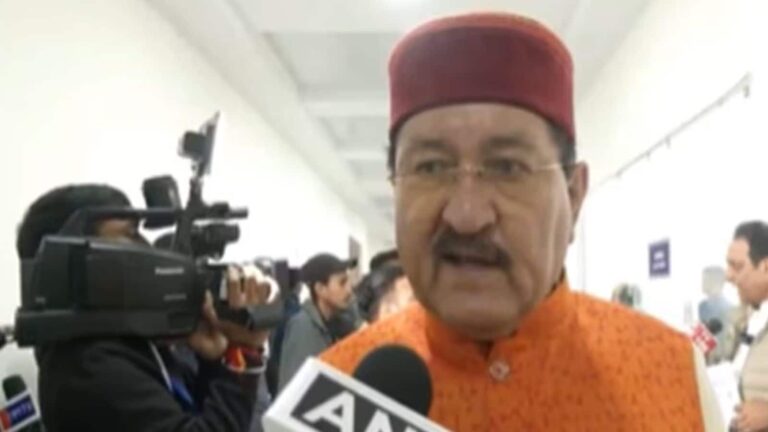 Viral Video: 'जो अधिकारी मेरी नहीं सुनेगा, वो मेरे जूते की सुनेगा...'; उत्तराखंड BJP विधायक का विवादित बयान, वीडियो वायरल