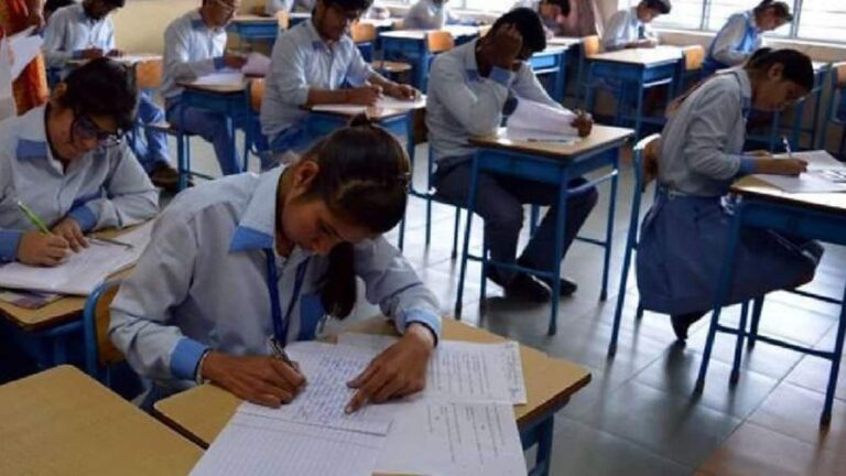 CBSE Bord Exam 2026 Admit Card: जल्द आधिकारिक वेबसाइट पर जारी होगा सीबीएसई बोर्ड परीक्षा का एडमिट कार्ड, जानें डाउनलोड करने का तरीका