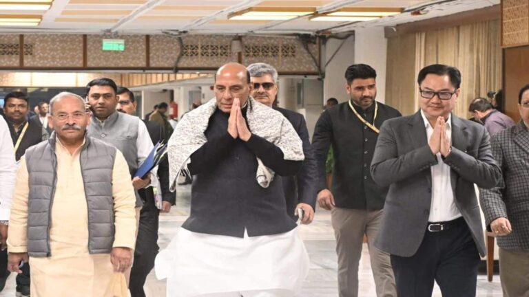 Budget 2026: मनरेगा, प्रदूषण और विदेश नीति समेत इन मुद्दे को उठाएगा विपक्ष, बजट सत्र से पहले सर्वदलीय बैठक में एजेंडे पर हुई चर्चा