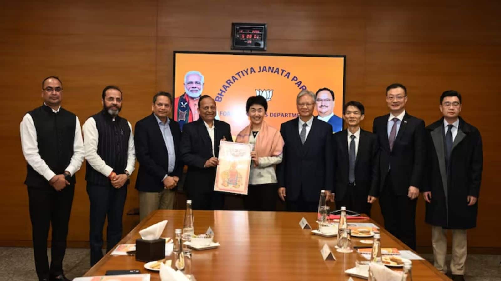 Congress: 'उधर जवान शहीद हुए और यहां गलबहियां चल रही', बीजेपी नेताओं के चीनी प्रतिनिधिमंडल से मुलाकात पर कांग्रेस ने बोला हमला