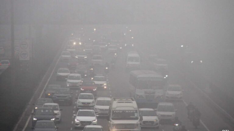 Delhi AQI Today: दिल्ली-NCR में कुछ दिनों तक छाया रहेगा घना कोहरा, IMD ने जारी किया येलो अलर्ट, राजधानी में AQI 268 दर्ज