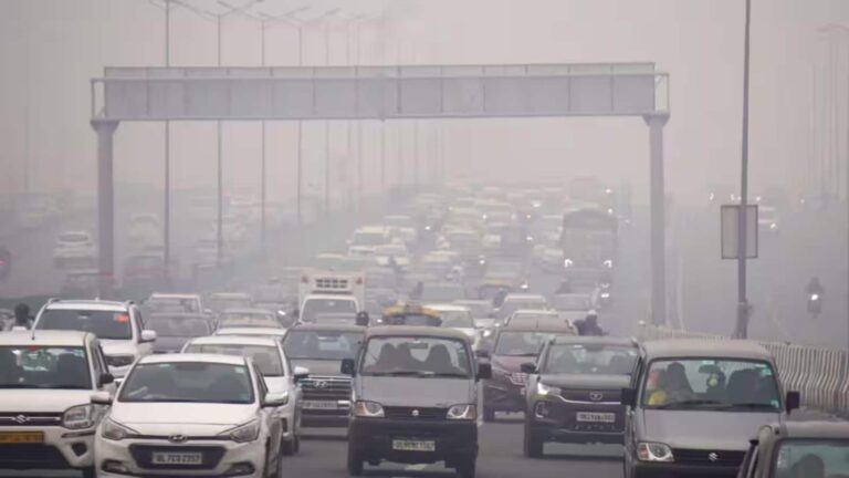 Delhi AQI: NCR में जहरीली हवा का पहरा, गाजियाबाद देश का सबसे प्रदूषित शहर; दिल्ली-नोएडा में भी AQI 400 पार