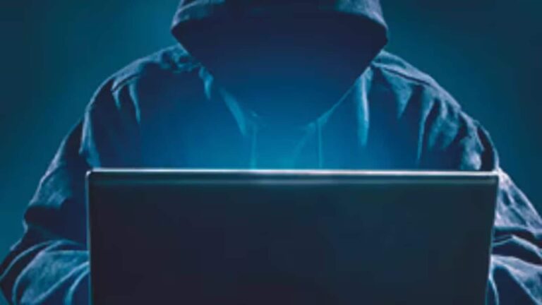 Digital arrest: एक फोन कॉल और खाते से उड़ गए ₹4,38,62,210! फिर आया ₹1.02 करोड़ का ट्विस्ट! मुंबई में 'डिजिटल अरेस्ट' का अनोखा मामला
