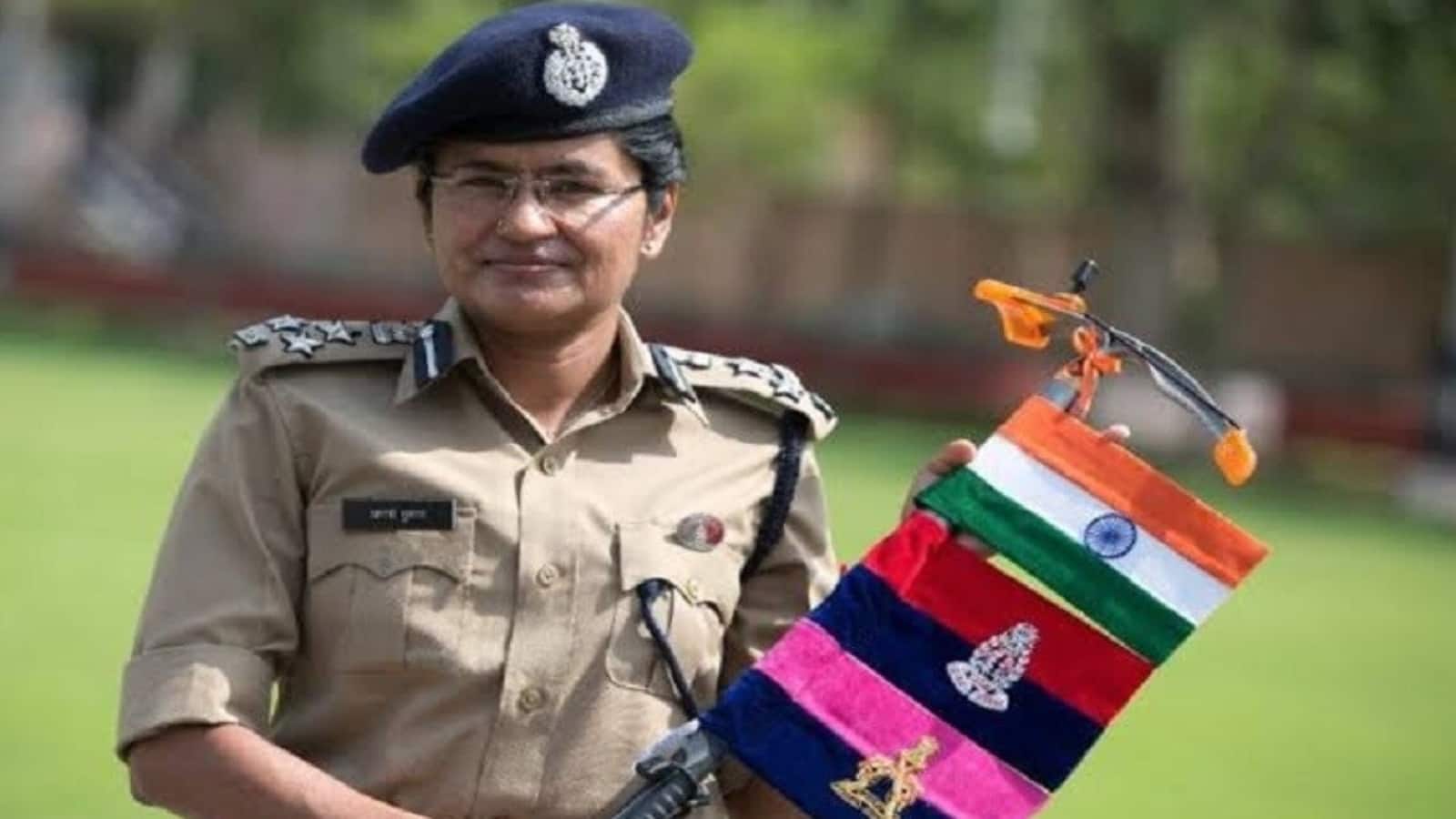 UP IPS Transfer: यूपी में 20 सीनियर IPS अफसरों का तबादला, अपर्णा कुमार बनीं लखनऊ की पहली महिला ज्वाइंट पुलिस कमिश्नर