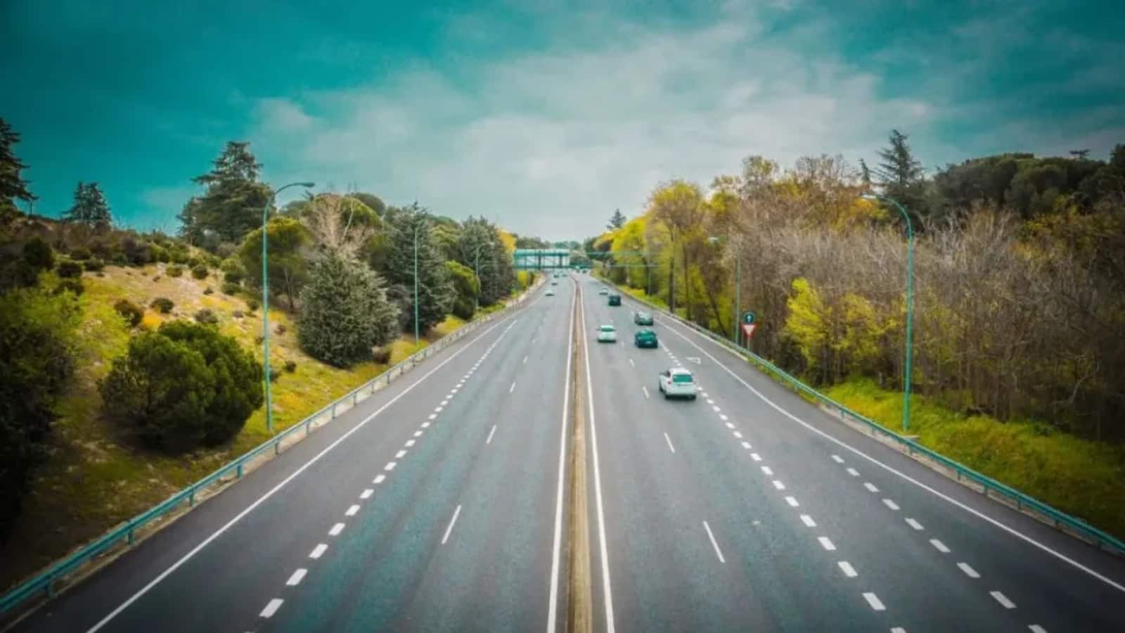 Delhi-Dehradun Expressway: दिल्ली-देहरादून एक्सप्रेसवे अपने अंतिम चरण में, अब सिर्फ 2.5 घंटे में पूरा होगा सफर