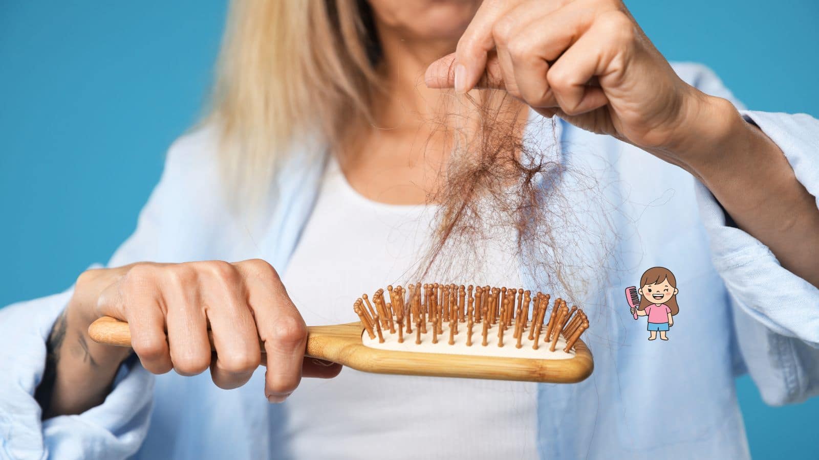 कंघी करते समय हो रही ये गलतियां? जानें बालों को हेल्दी और झड़ने से बचाने का तरीका