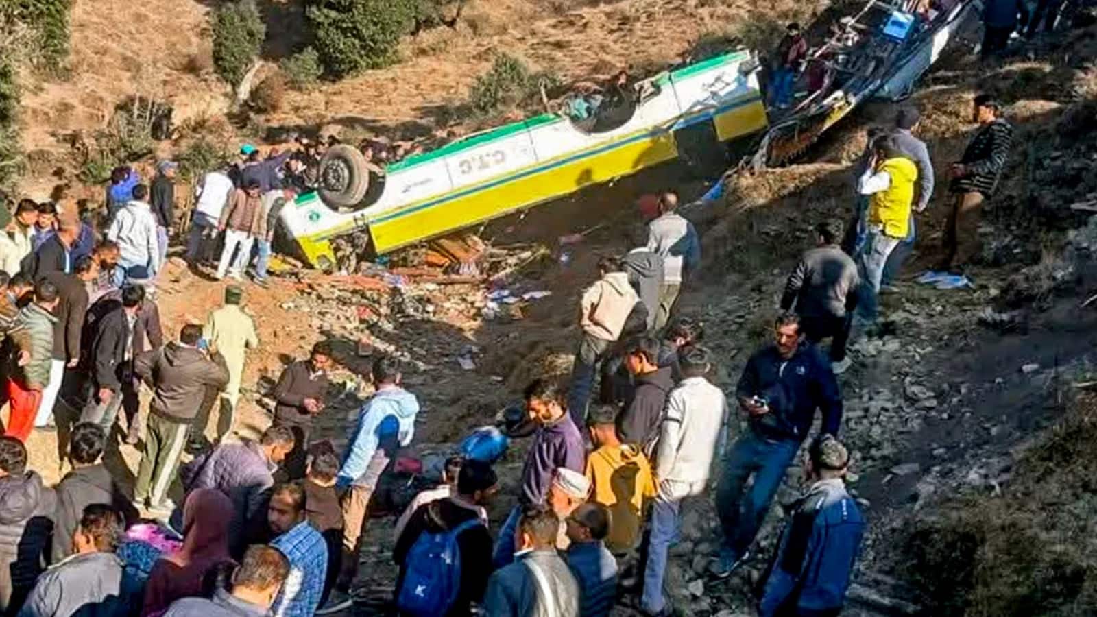 Himachal Pradesh Bus Accident: सिरमौर में 500 फीट गहरी खाई में गिरी बस, 14 की मौत, 30 से अधिक घायल, पीएम मोदी ने जताया शोक
