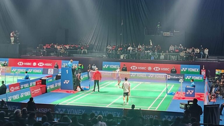 India Open 2026: पहले बंदर के कारण झेलनी पड़ी शर्मिंदगी! अब चिड़िया की बीट से इंडिया ओपन का खेल दो बार रुका! आयोजकों की मुश्किलें बढ़ीं