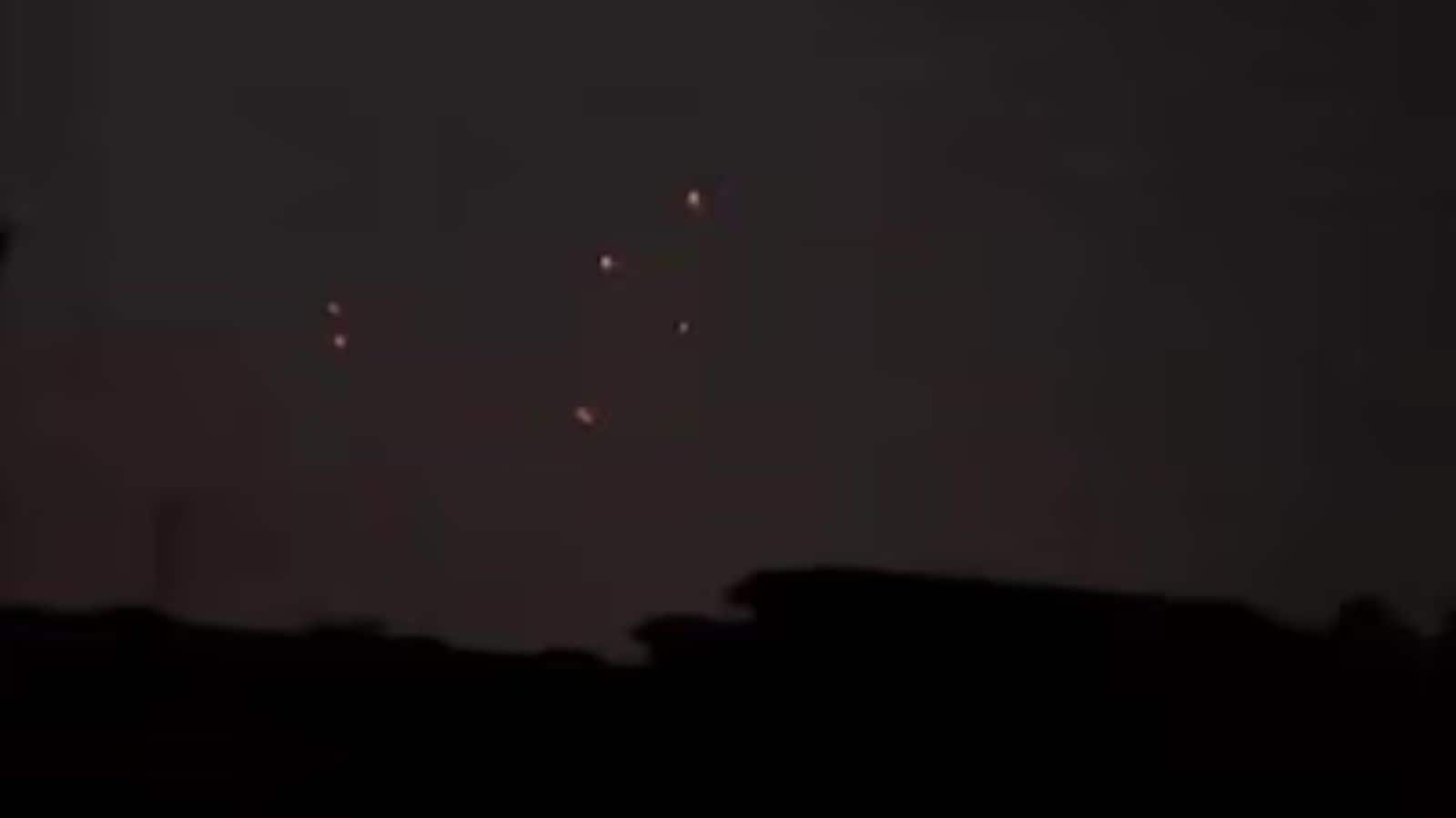 LoC पर पाकिस्तान फिर कर रहा नापाक हरकतें, ड्रोन्स की मदद से घुसपैठ कराने की कोशिश नाकाम; जम्मू-कश्मीर में हाई-अलर्ट