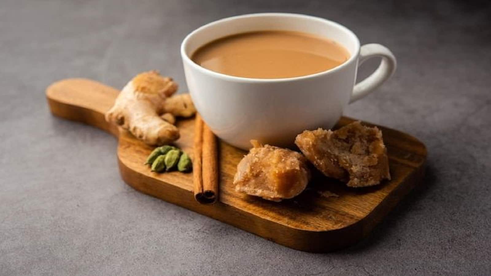 Tea: गुड़ की चाय बार-बार फट जाती है? अपनाएं ये आसान ट्रिक और बनाएं हर बार परफेक्ट चाय!