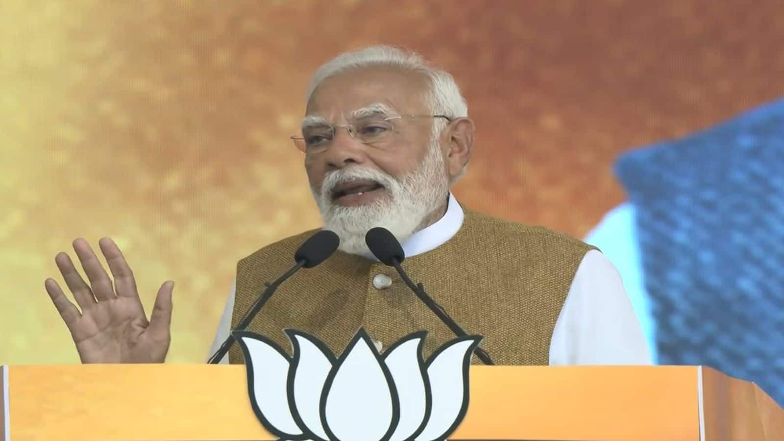 PM Modi Kerala visit: 'केरल में भी बदलाव देखने को मिलेंगे'; लेफ्ट और कांग्रेस पर बरसे पीएम मोदी, सबरीमाला सोने की जांच का किया वादा