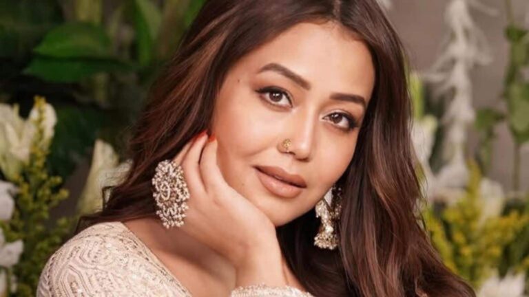 Neha Kakkar: नेहा कक्कड़ ने इंस्टाग्राम पर किया बड़ा खुलासा, लाइमलाइट से दूर होने का किया ऐलान